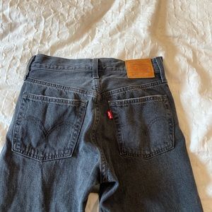 black levi’s 501 mom jeans